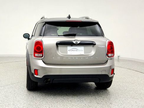 Used 2018 MINI Cooper Countryman with Technology & Premium Pack image 6