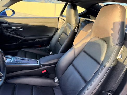 Used 2017 Porsche 718 Cayman RWD image 10