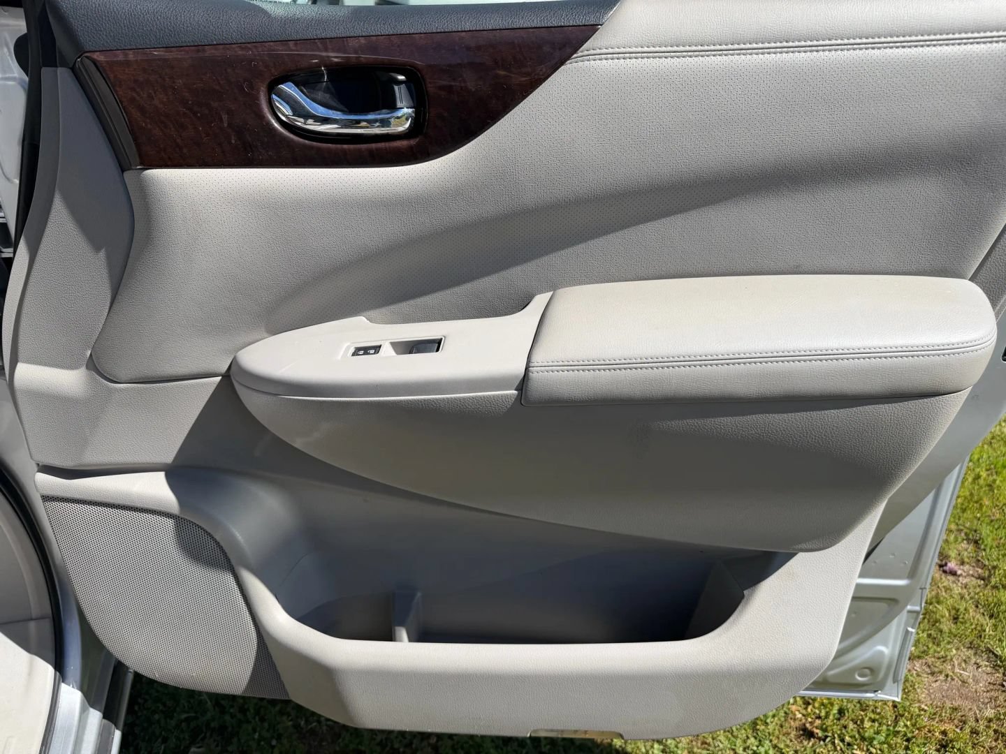 Used 2013 Nissan Quest S FWD image 26