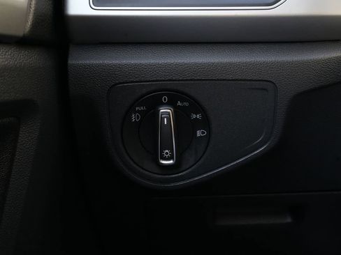 Used 2018 Volkswagen Atlas SE image 53