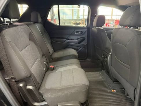Used 2023 Chevrolet Traverse LT FWD image 10