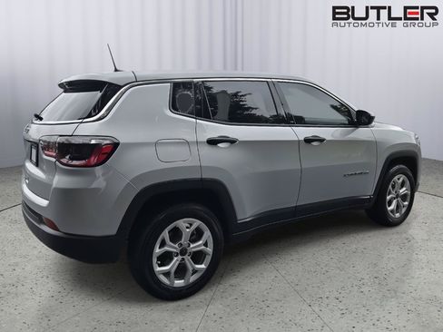 Used 2025 Jeep Compass Sport AWD/4WD image 5