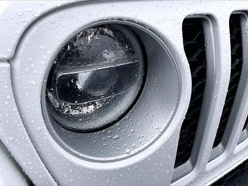 Used 2021 Jeep Wrangler Unlimited Sahara w/ Cold Weather Group image 28