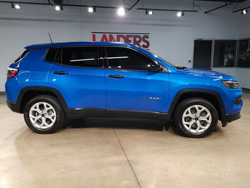 Used 2025 Jeep Compass Sport AWD/4WD image 8