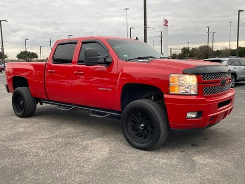 Used 2014 Chevrolet Silverado 2500 LTZ w/ LTZ Plus Package image 3