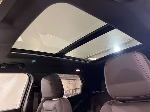 Used 2023 Chevrolet TrailBlazer RS w/ Sun and Liftgate Package image 45