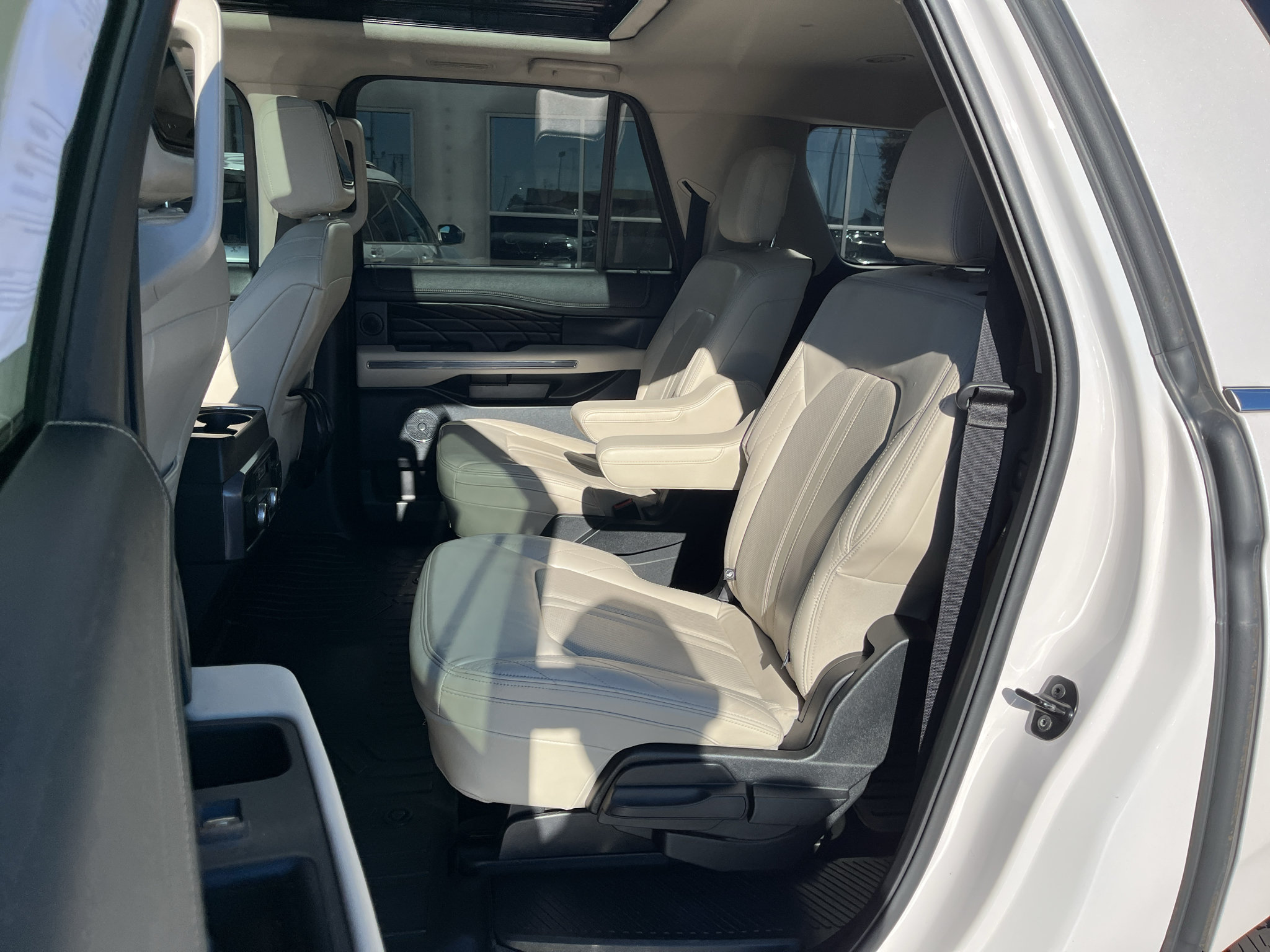 Used 2018 Ford Expedition Max Platinum AWD/4WD image 37