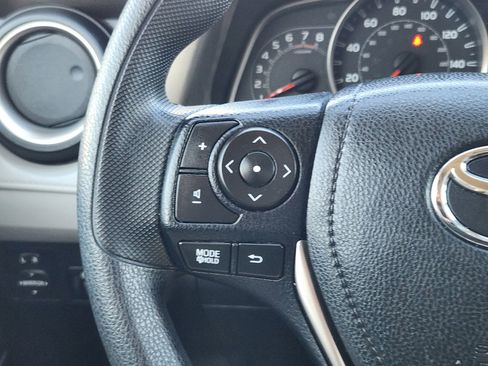 Used 2013 Toyota RAV4 LE image 33