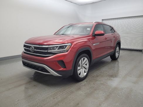 Used 2020 Volkswagen Atlas Cross Sport SE image 2