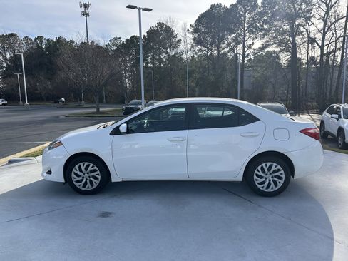 Used 2018 Toyota Corolla LE image 7