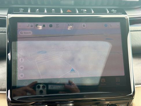 Used 2022 Jeep Grand Cherokee Limited image 31