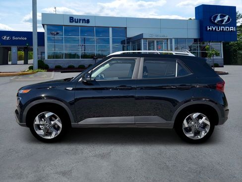 New 2026 Hyundai Venue SEL FWD image 3