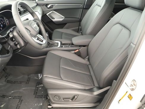 New 2025 Audi Q3 2.0T Premium image 24