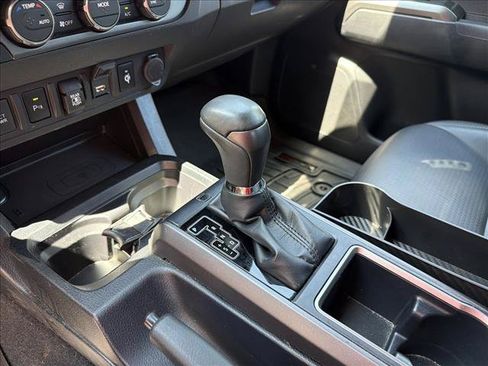 Used 2020 Toyota Tacoma TRD Sport w/ TRD Premium Sport Package AWD/4WD image 22