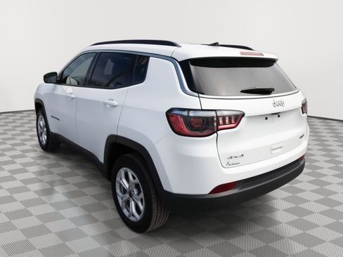 Used 2025 Jeep Compass Latitude image 7