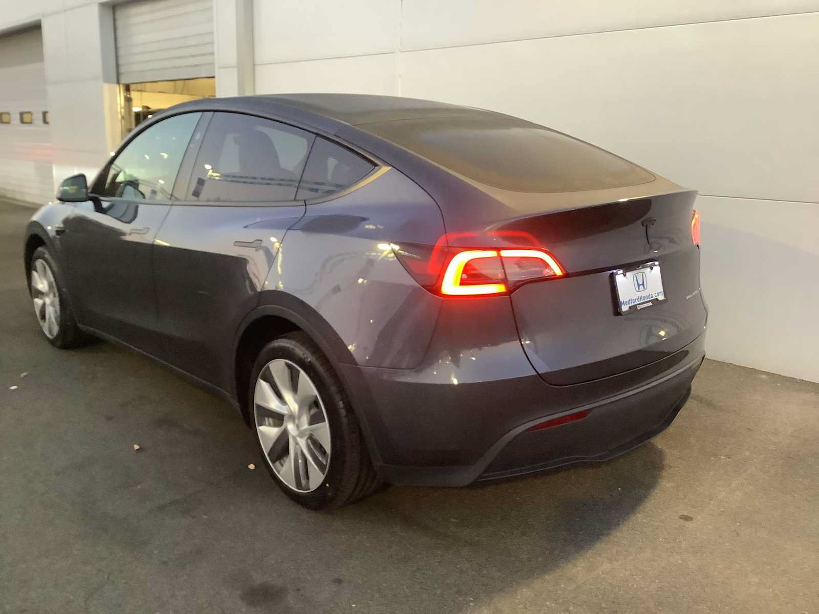 Used 2023 Tesla Model Y Long Range AWD/4WD image 4