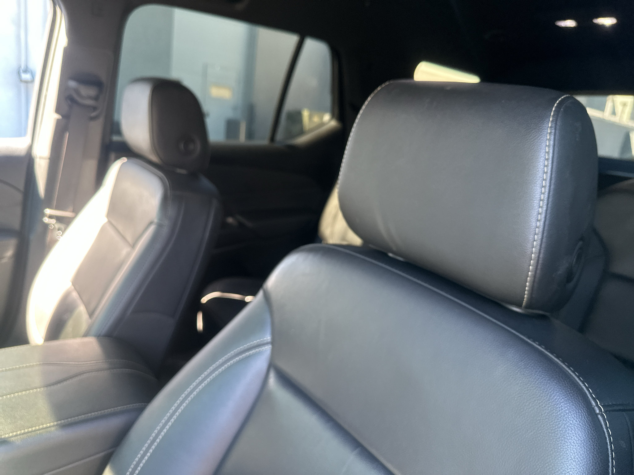 Used 2022 Chevrolet Traverse LT w/ Midnight/Sport Edition FWD image 7