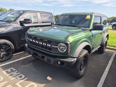 Certified 2023 Ford Bronco Black Diamond AWD/4WD image 4