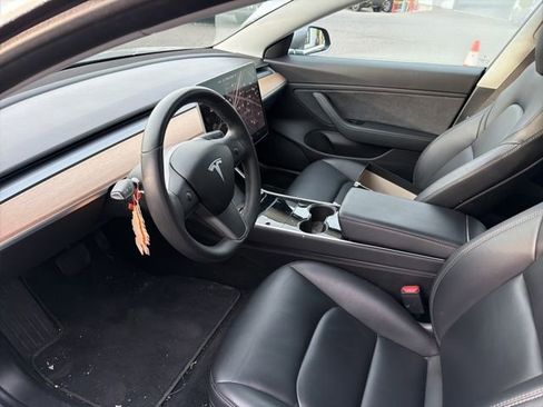 Used 2018 Tesla Model 3 image 4
