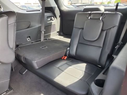 Used 2023 Ford Explorer XLT w/ Equipment Group 202A AWD/4WD image 27