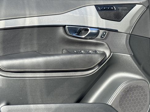 Used 2022 Volvo XC90 T8 R-Design w/ Advanced Package image 14