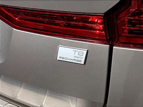 Used 2023 Volvo XC60 T8 Ultimate AWD/4WD image 10