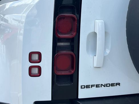 Used 2022 Land Rover Defender 90 S AWD/4WD image 13