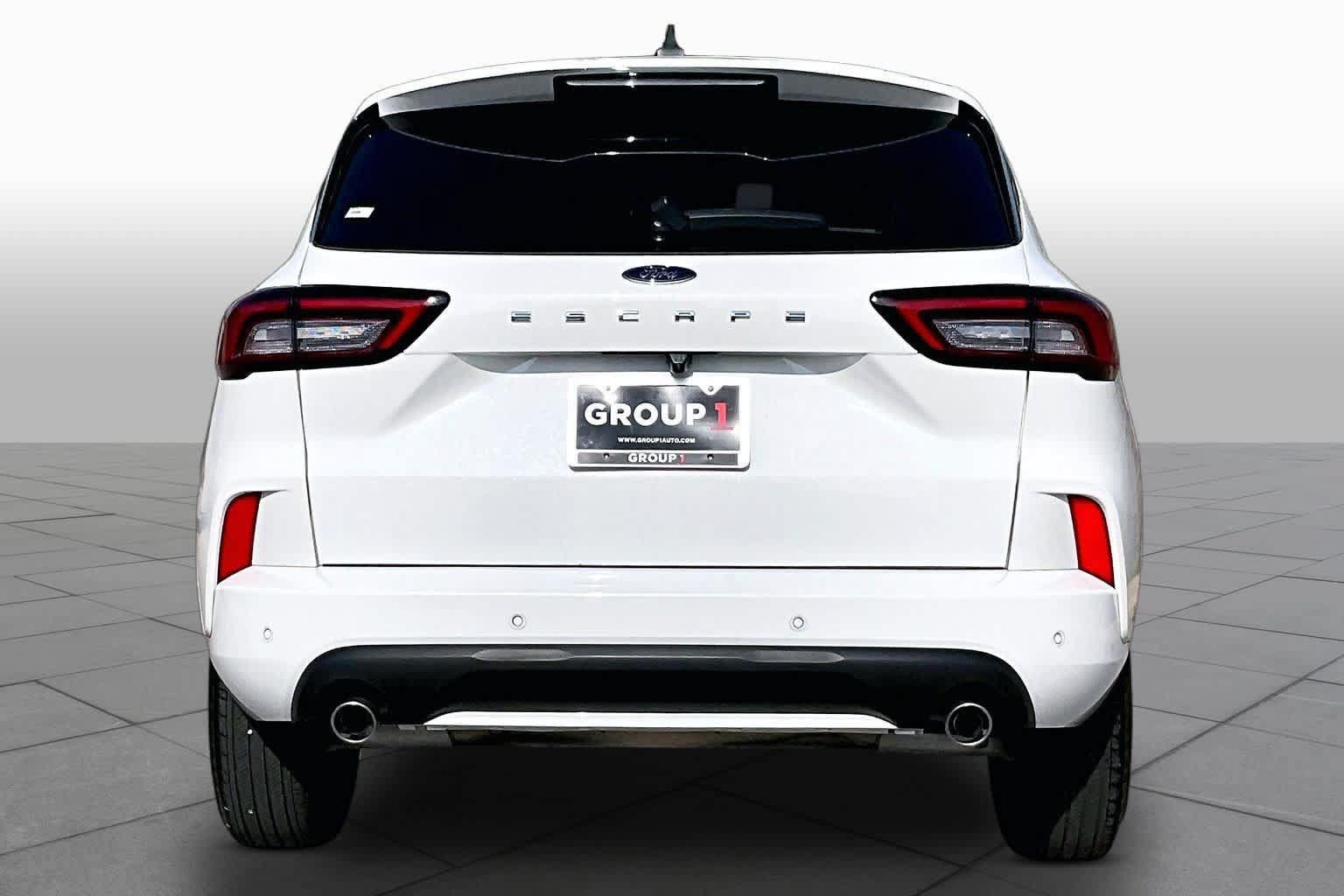 Used 2024 Ford Escape ST-Line w/ Tech Pack #1 FWD image 5