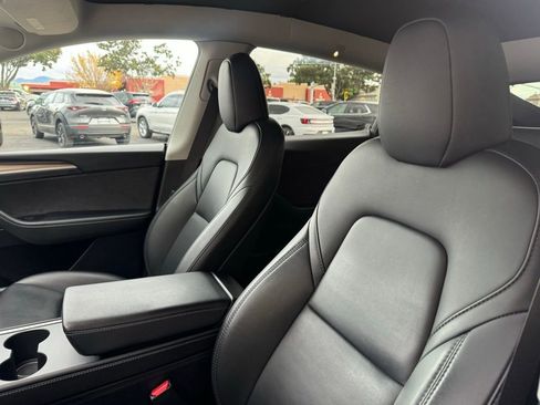 Used 2023 Tesla Model Y Long Range image 13