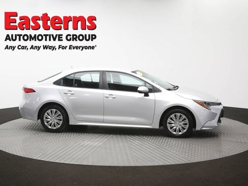 Used 2022 Toyota Corolla LE FWD image 45