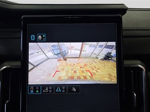 Used 2025 GMC Acadia Elevation image 18