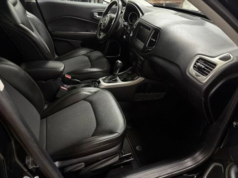 Used 2018 Jeep Compass Latitude w/ Popular Equipment Group AWD/4WD image 15