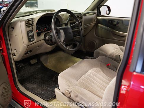 Used 2000 Chevrolet S10 Pickup Xtreme w/ Preferred Equipment Group image 4