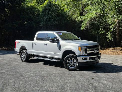 Used 2017 Ford F250 XLT w/ XLT Premium Package AWD/4WD image 1