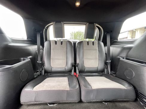 Used 2017 Ford Explorer XLT w/ Equipment Group 202A FWD image 29