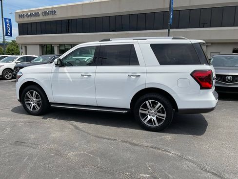 Used 2023 Ford Expedition Limited AWD/4WD image 5