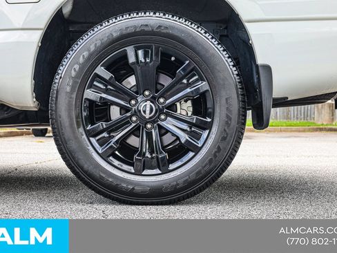 Used 2024 Nissan Titan SV w/ SV Convenience Package RWD image 17