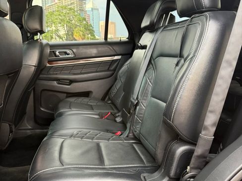 Used 2017 Ford Explorer Platinum AWD/4WD image 16