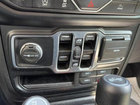 Used 2022 Jeep Wrangler Unlimited Sport AWD/4WD image 24