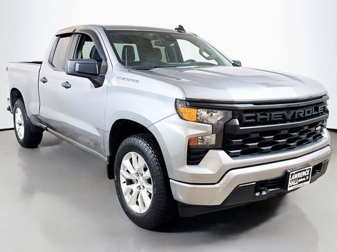 Used 2023 Chevrolet Silverado 1500 Custom AWD/4WD image 3