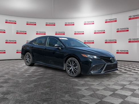 Certified 2024 Toyota Camry SE FWD image 1