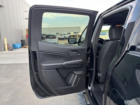 Used 2024 Chevrolet Colorado Trail Boss AWD/4WD image 15