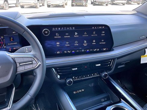 Used 2025 Chevrolet Tahoe High Country image 9