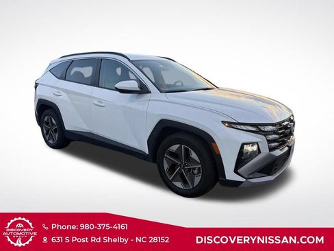 Used 2025 Hyundai Tucson SEL FWD image 2