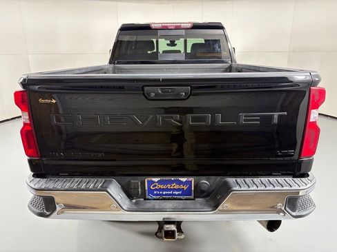 Used 2021 Chevrolet Silverado 3500 LTZ w/ LTZ Premium Package image 8