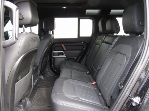 Used 2022 Land Rover Defender 110 X-Dynamic HSE image 16