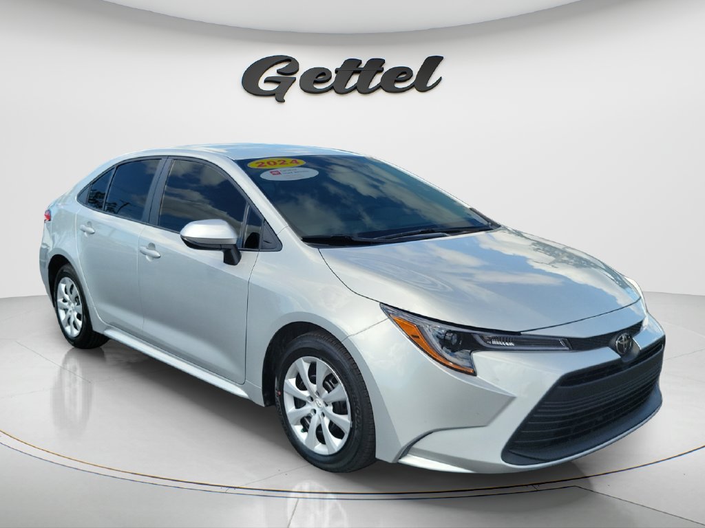 Used 2024 Toyota Corolla LE FWD image 3