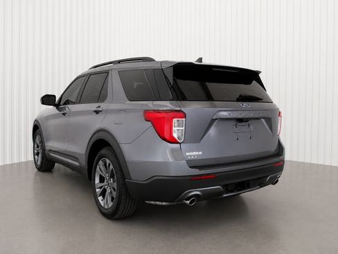 Used 2024 Ford Explorer XLT w/ Equipment Group 202A RWD image 6