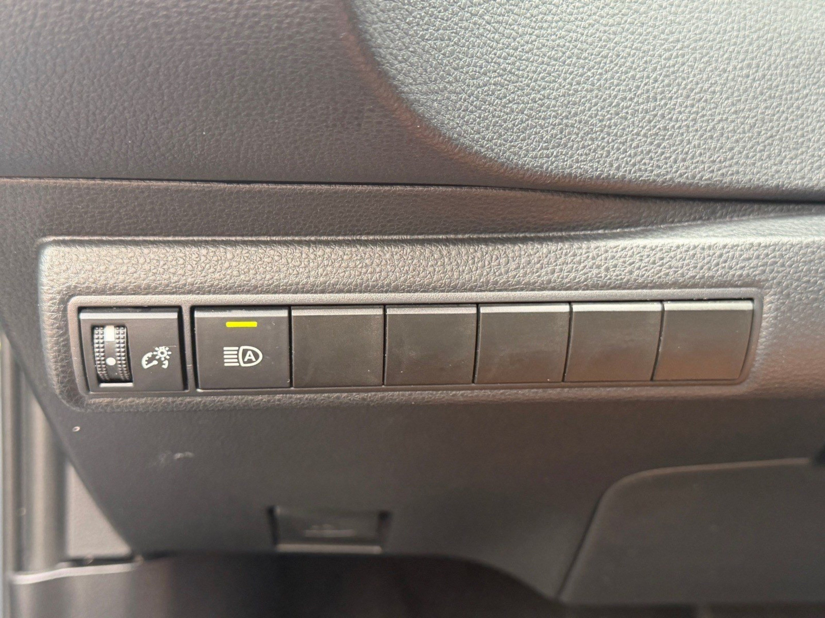 Used 2024 Toyota Corolla LE FWD image 24