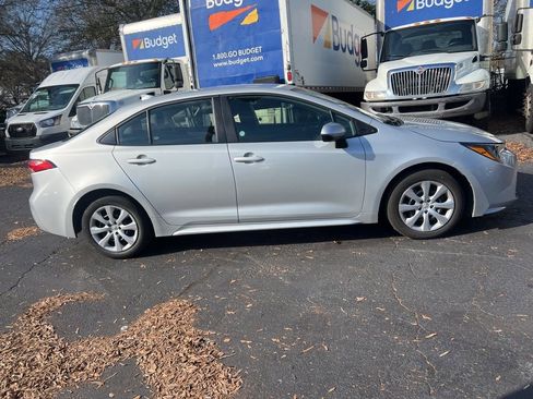 Used 2024 Toyota Corolla LE image 4